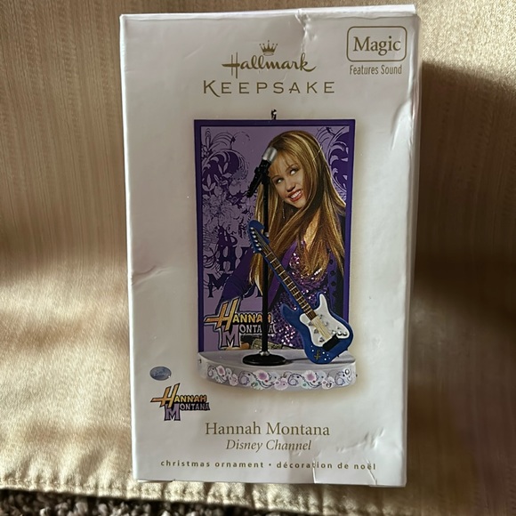 2008 HALLMARK KEEPSAKE;HANNAH MONTANA DISNEY: MAGIC SOUND - Picture 1 of 7